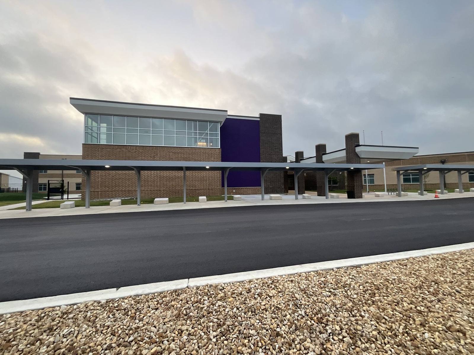 Thrall ISD elementary school entry with covered walkways